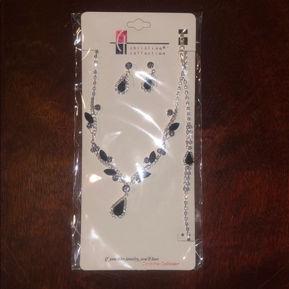 Black/silver jewelry set never worn